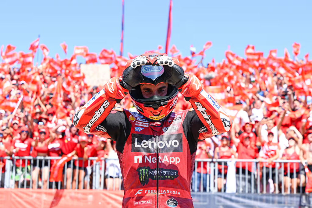 Read the latest MotoGP race report! Marc Marquez overcomes an early start error to win the 2026 Aragon Grand Prix, cutting Jorge Martin's championship lead to 19 points.